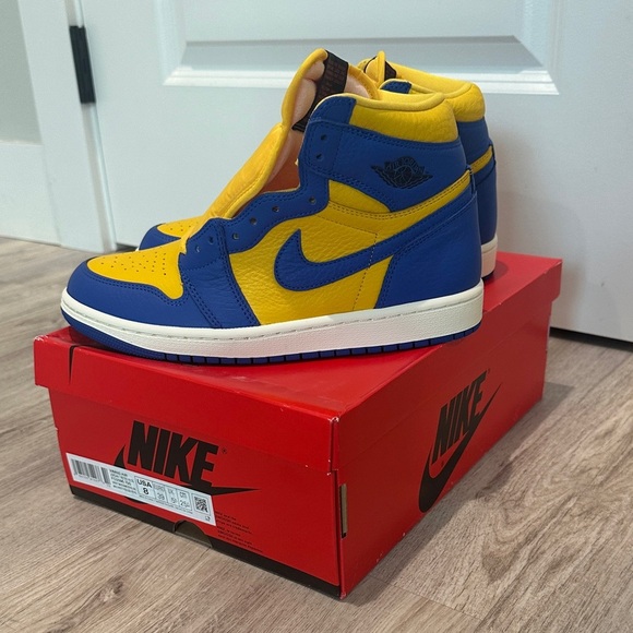 Jordans Retro 1 Reverse Laney Blue and Yellow Sneakers size Wom 8 (men size 6.5) - Picture 4 of 10
